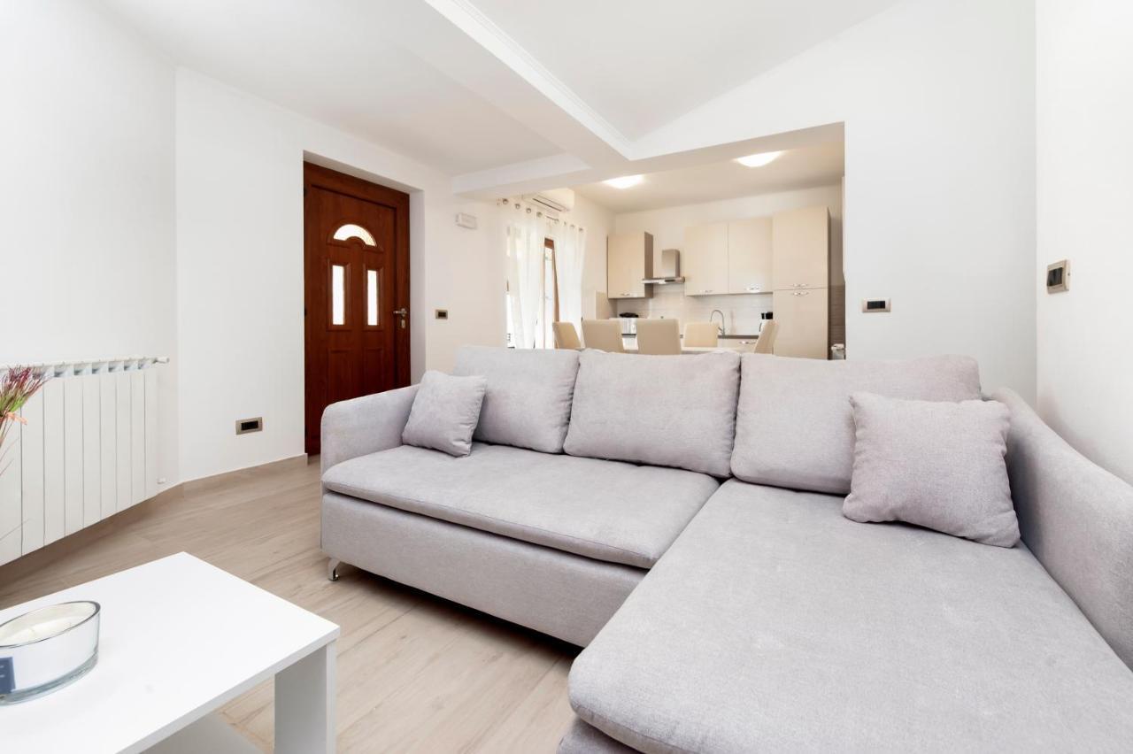 Comfort Apartments Karla Ровинь Экстерьер фото