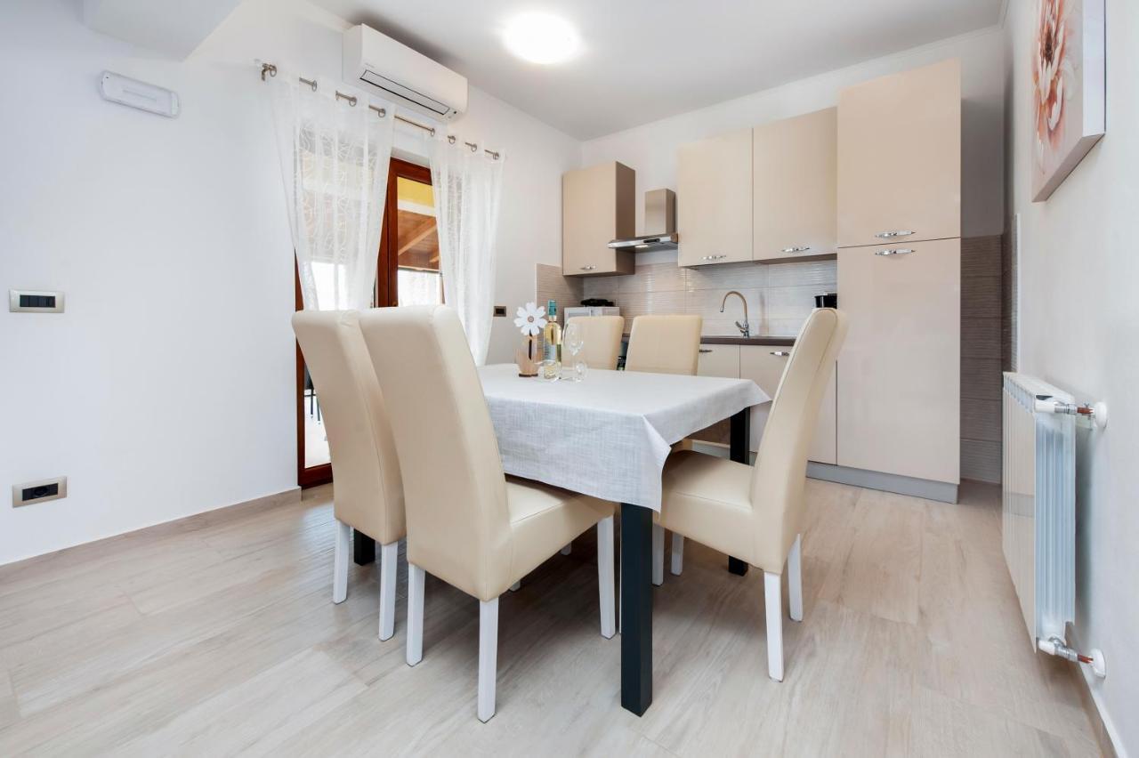 Comfort Apartments Karla Ровинь Экстерьер фото