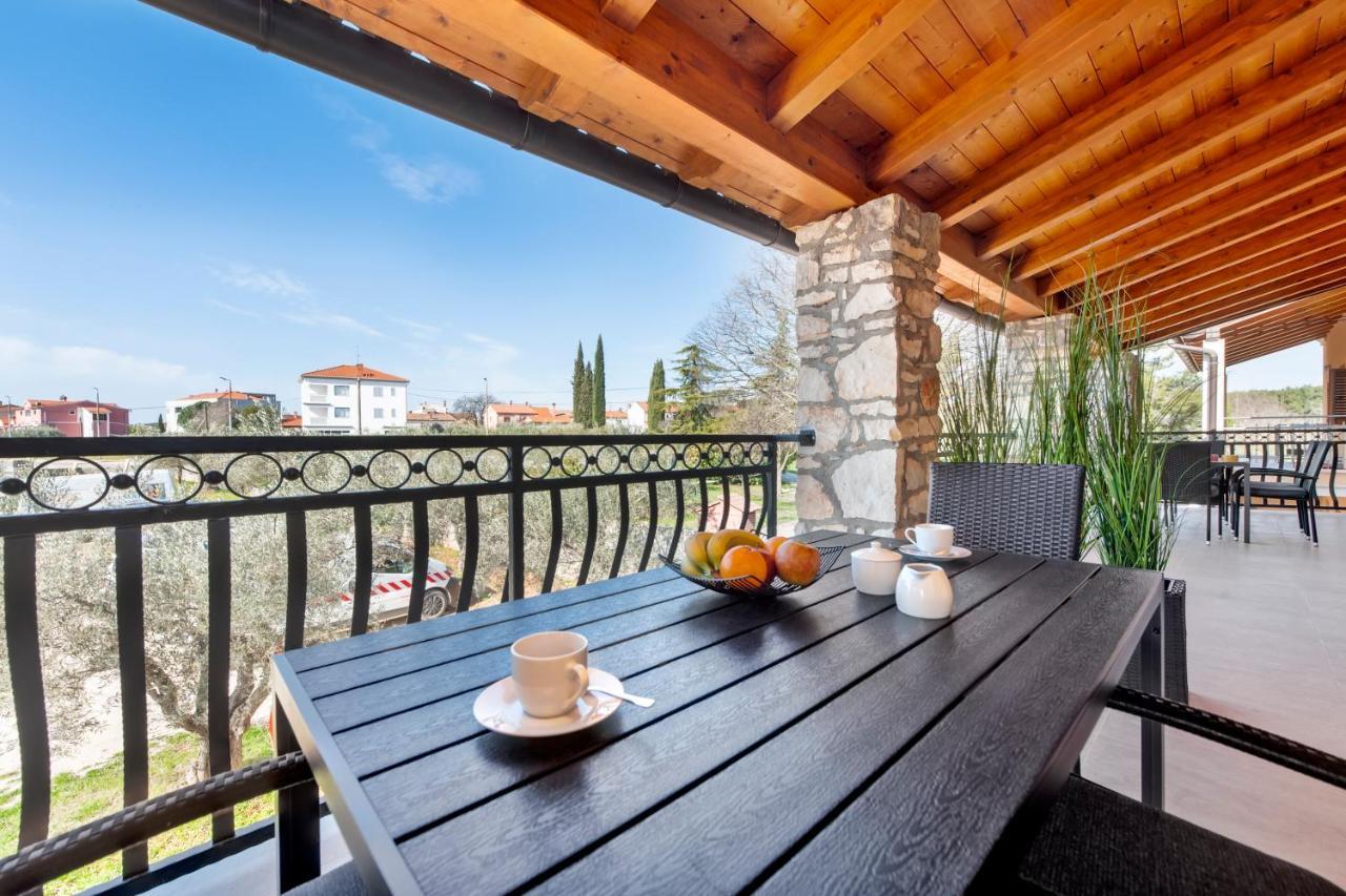 Comfort Apartments Karla Ровинь Экстерьер фото