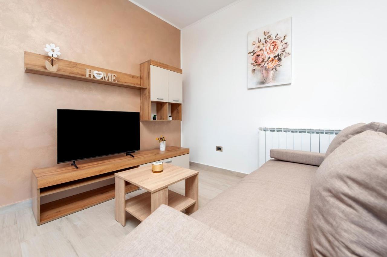 Comfort Apartments Karla Ровинь Экстерьер фото
