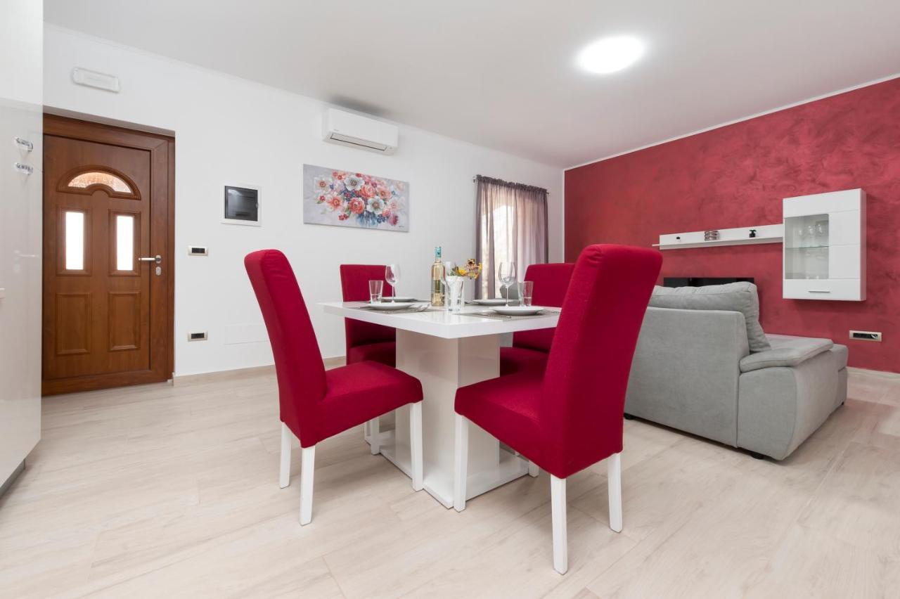 Comfort Apartments Karla Ровинь Экстерьер фото