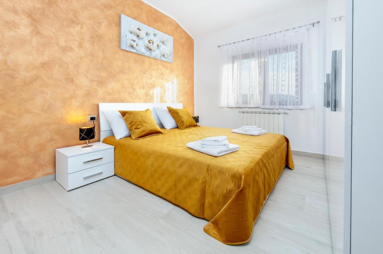 Comfort Apartments Karla Ровинь Экстерьер фото