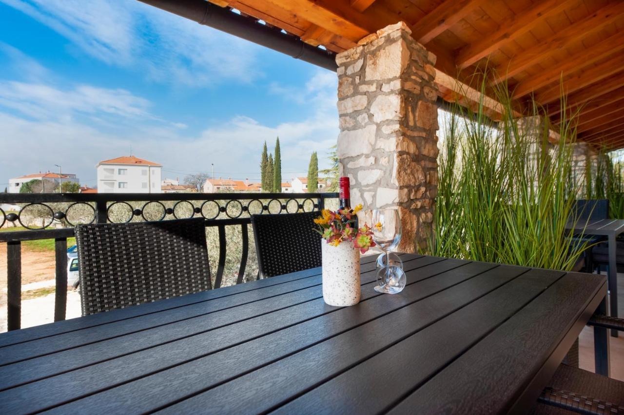 Comfort Apartments Karla Ровинь Экстерьер фото