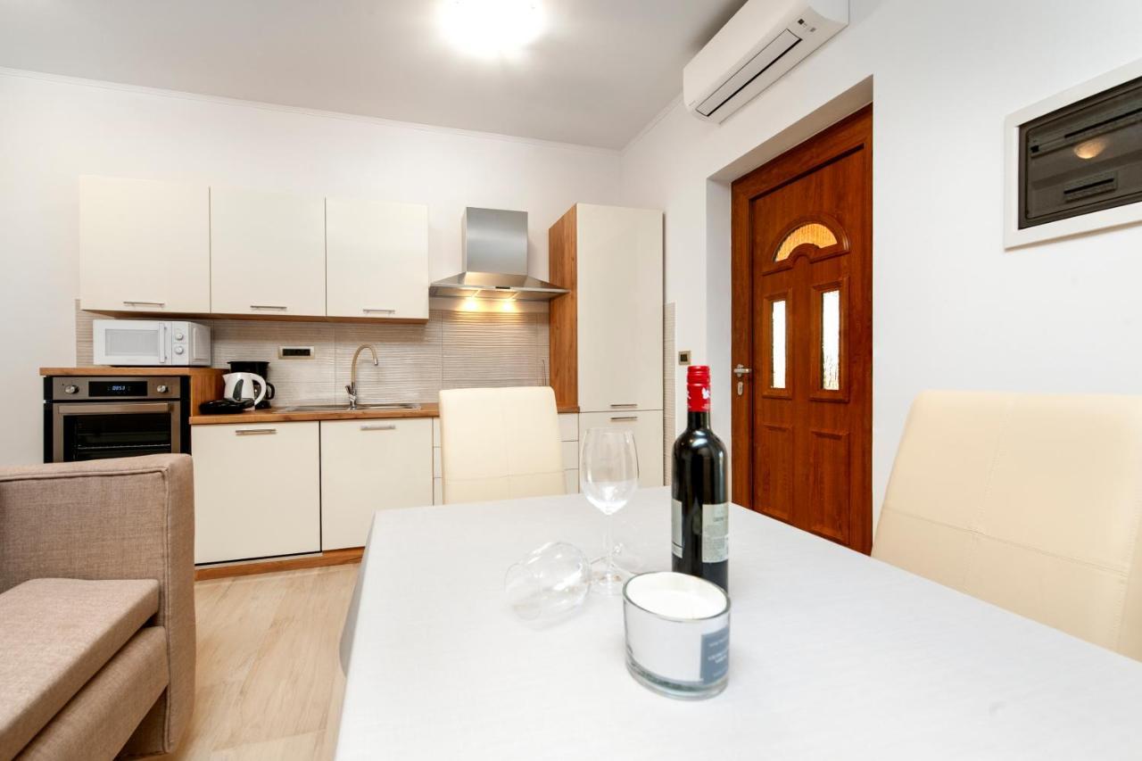 Comfort Apartments Karla Ровинь Экстерьер фото